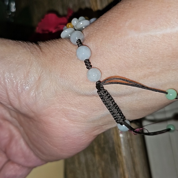 New Jade Flower Bracelet - Picture 4 of 6